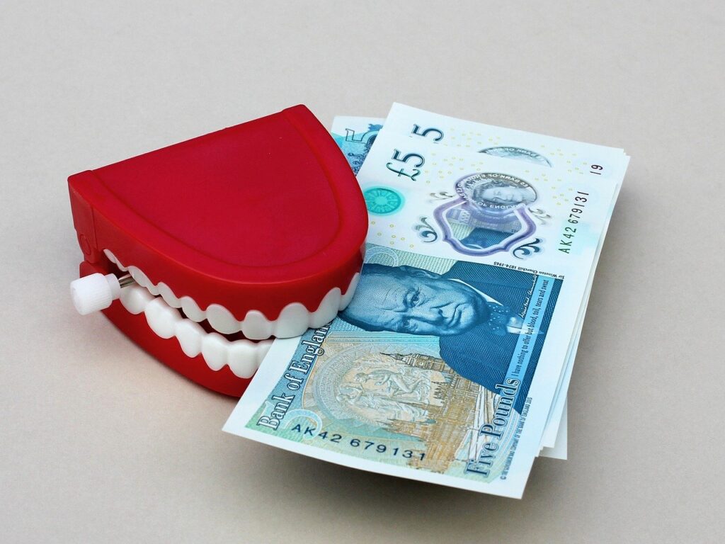 Engelse overheid rekent voortaan 2% extra voor buitenlanders.