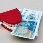 Engelse overheid rekent voortaan 2% extra voor buitenlanders.